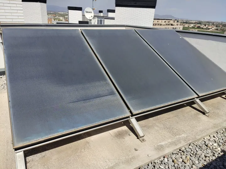 Instalación y mantenimiento de placas solares térmicas